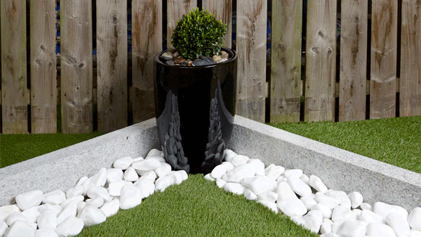 white pebbles landscaping